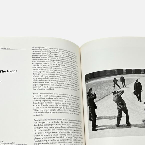 Vintage Paperback The Frozen Image Scandinavian Photography Walker Art Center - Picture 11 of 14